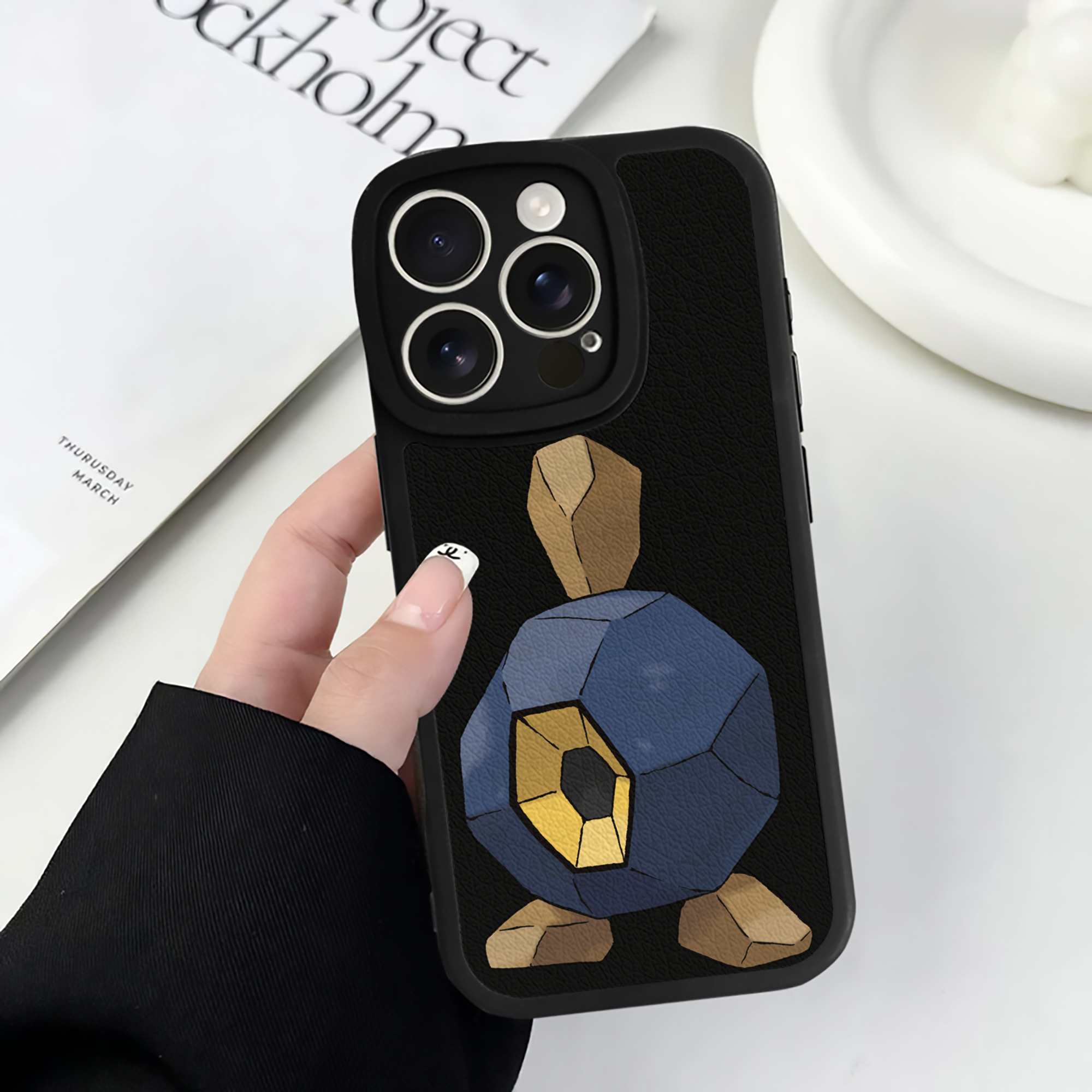 （画像用） ポケットモンスター Pokémon 【iPhone 16シリーズ対応】シリコンスマホケース（レザー調） 材質：シリコン